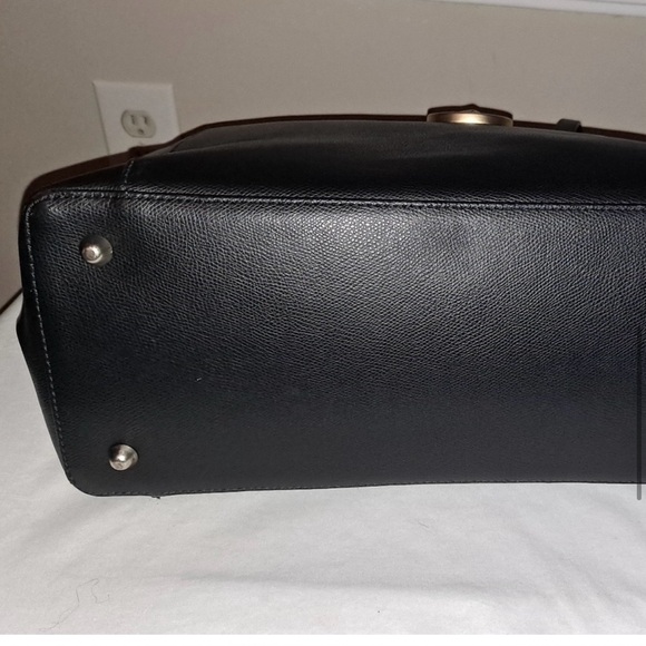 Valentino by Mario Valentino Caroline Tote. - Picture 3 of 4